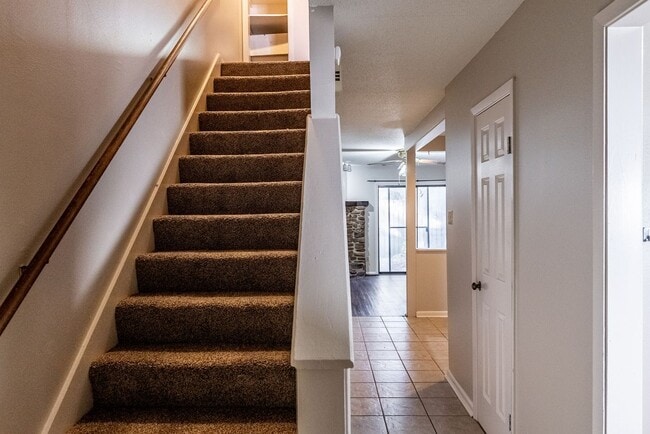 Photo - Maumelle 2 Bedroom Townhouse for Rent – Up...