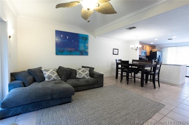 Photo - 2863 NE 15th St