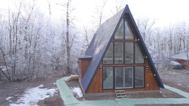 Photo - 2350 Lake Shore Blvd