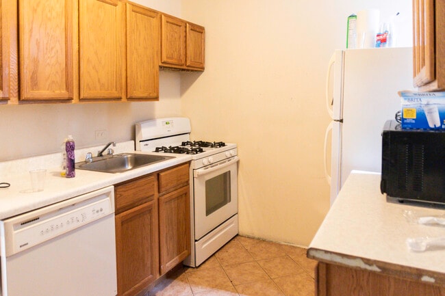 Photo - 1101 W Barry Ave Apartment