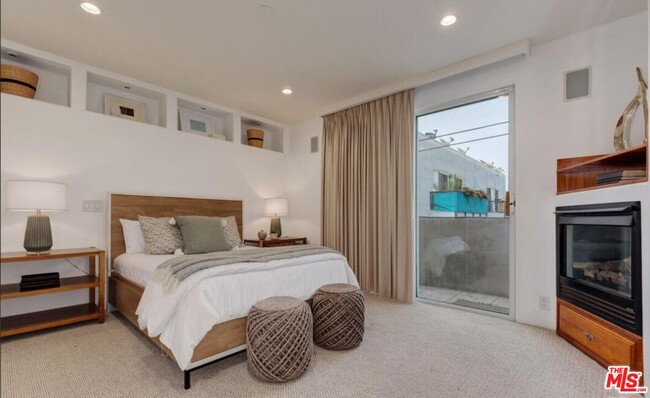 3711 Ocean Front Walk Unidad 2