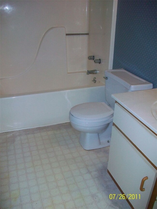 Building Photo - 103 Calhoun St Unit 13