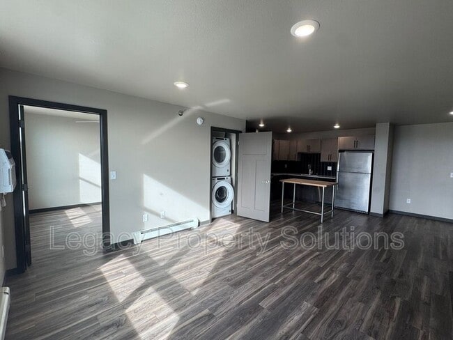 Photo - 226 E Greenfield Ln