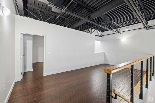 2BR, 2BA - 2,300SF - Loft