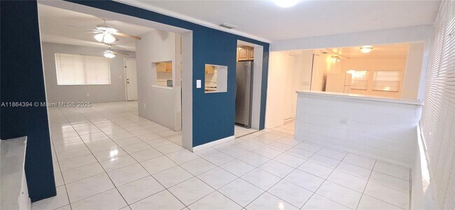 Photo - 502 N 70th Way