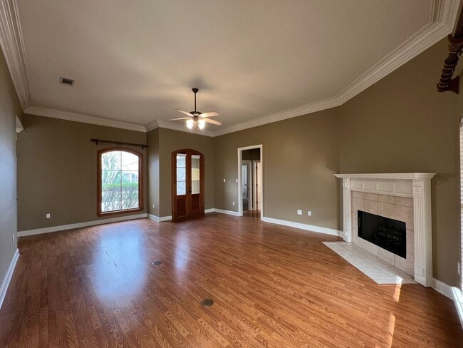 Photo - Pelican Crossing