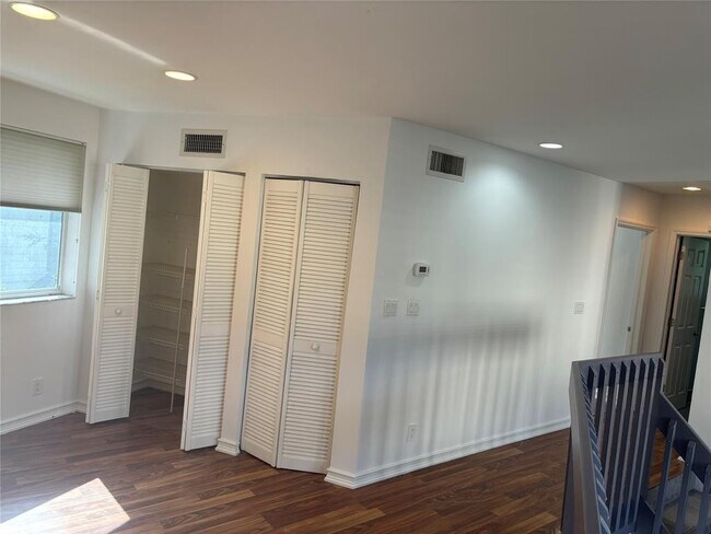 Photo - 101 SE 15th Ave