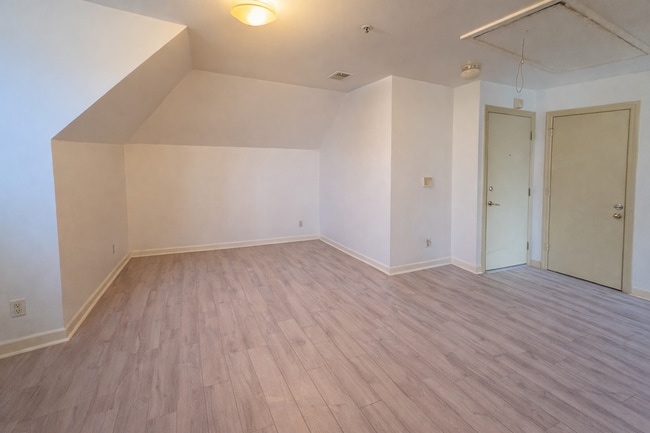 Building Photo - 112 N Fairmount St Unit 3