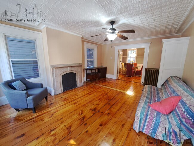 Building Photo - 44 Princeton St Unit 1 Rental
