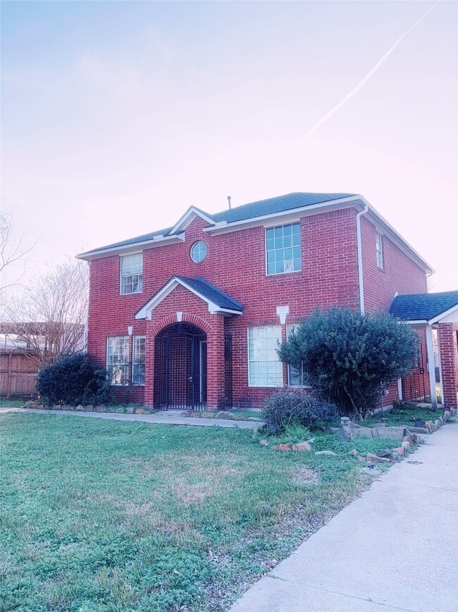 Building Photo - 6131 E Houston Rd