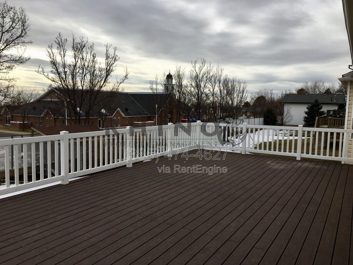 Photo - 1102 E 3325 N