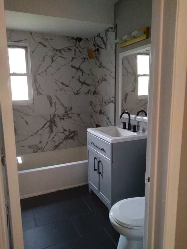 Building Photo - 720 Westfield Ave Unit A7