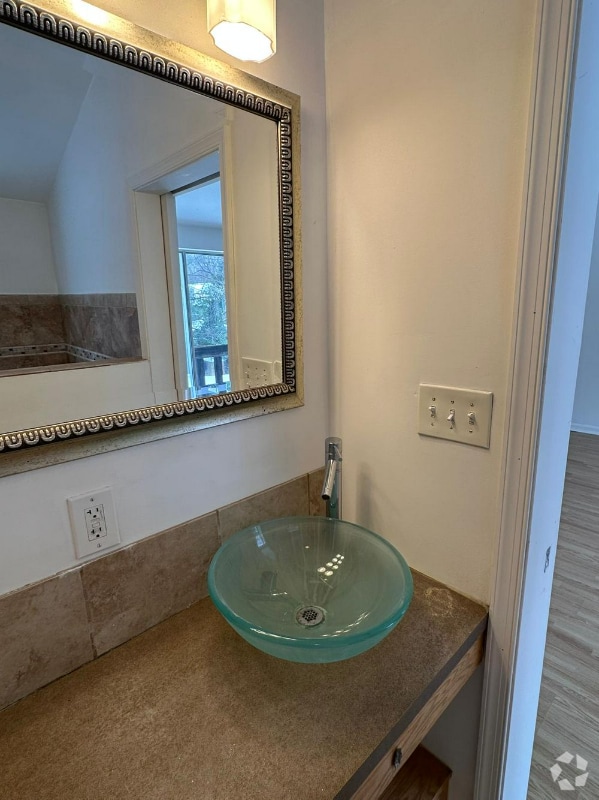 Building Photo - 301 Loureiro Ln Rental