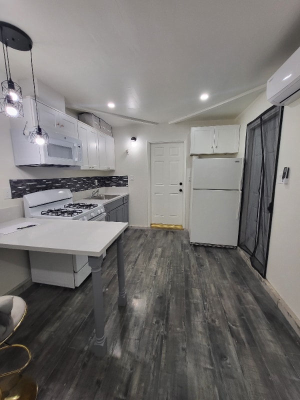 Photo - 15381 Monterey Ave