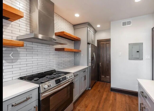 6411 N Talman Ave Unit 304