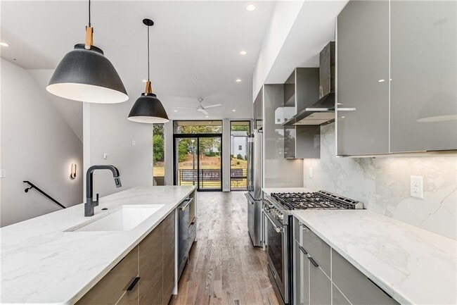 Photo - 105 Georgia Ave SE