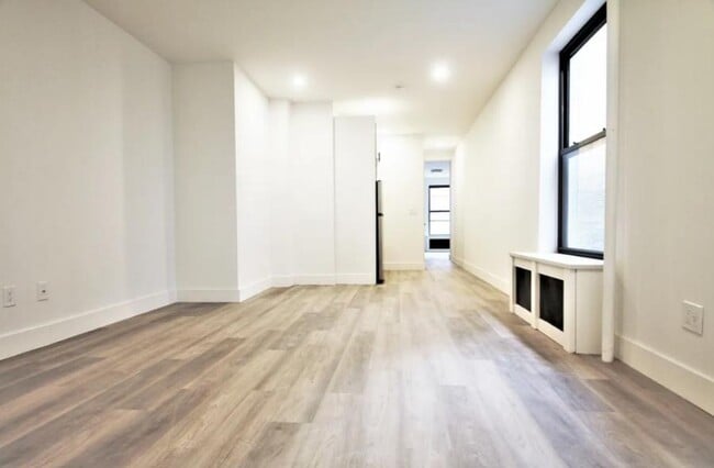 Photo - Broadway Unit 5I