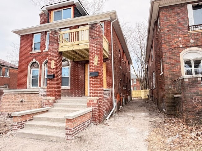 Photo - 3259 Cortland St