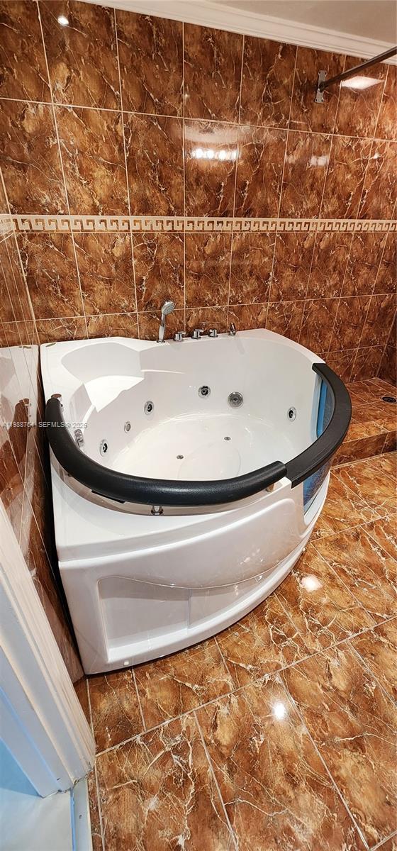 Photo - 18810 NW 57th Ave Unidad 212