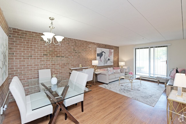 1 BR, 1 BA