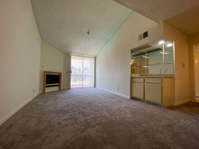 Spacious Condo 1 bed + 1 bath in North Hol... - Spacious Condo 1 bed + 1 bath in North Hol... Unidad 413