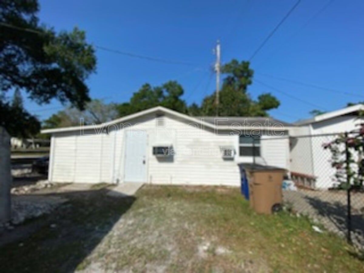 Photo - 717 Burdick Ave