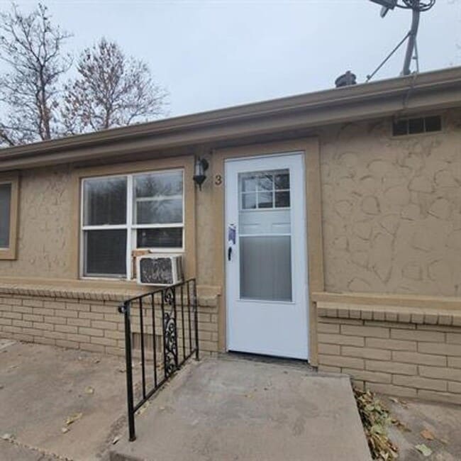 Building Photo - 320 12th St Unit 3