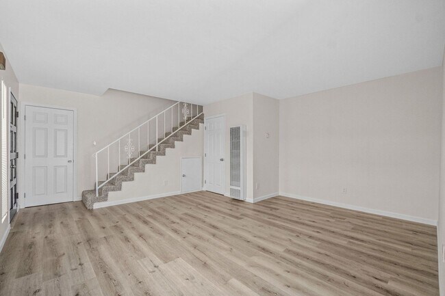 455 Del Mar Ct Unit 455-4