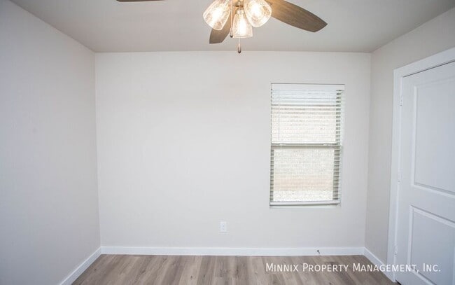 Photo - 312 E 77th St