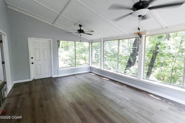 Photo - 40 Hickory Ln