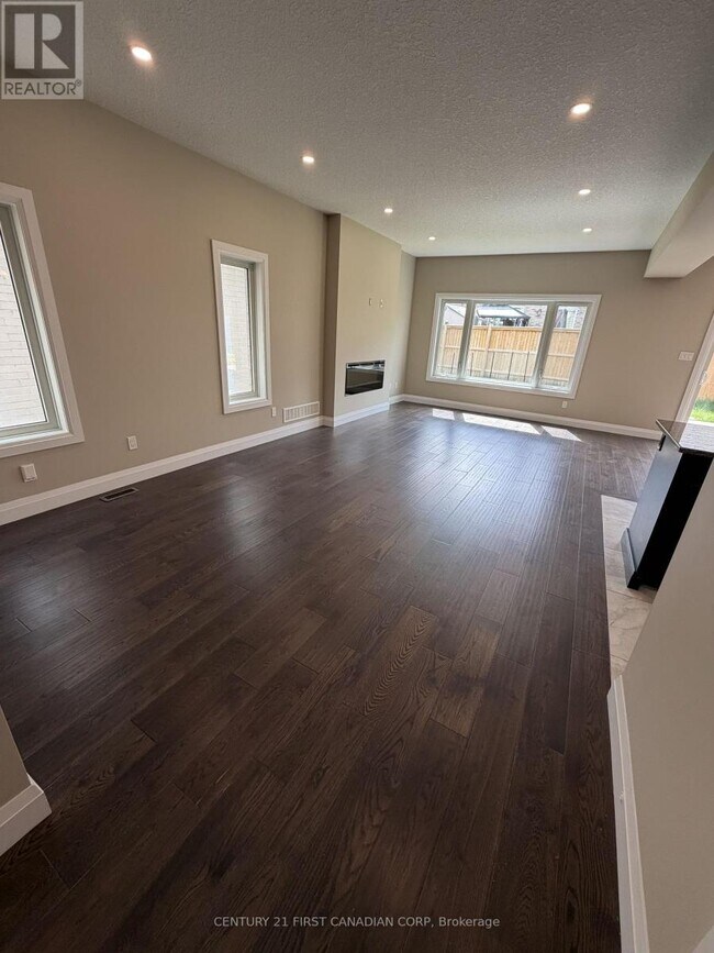 Photo - 2779 Oriole Dr