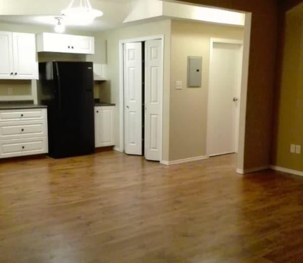 Photo - 5010 57 St
