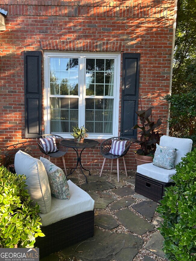 Photo - 1580 Commerce Dr