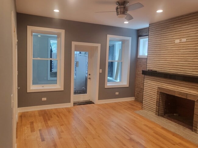 Photo - 6208 S Rhodes Ave Unit 1