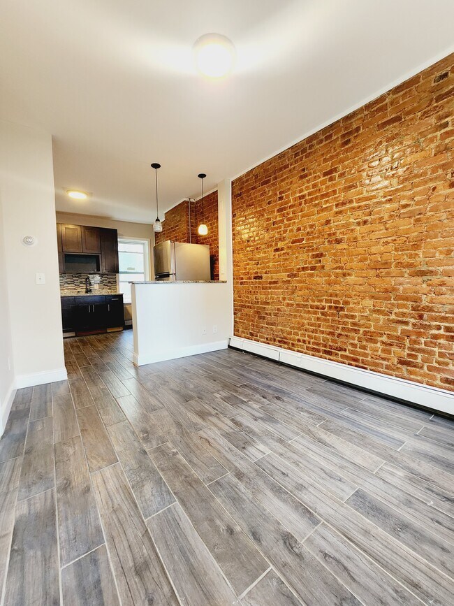 938 West Side Ave 5 - 945 W Side Ave Unit 5