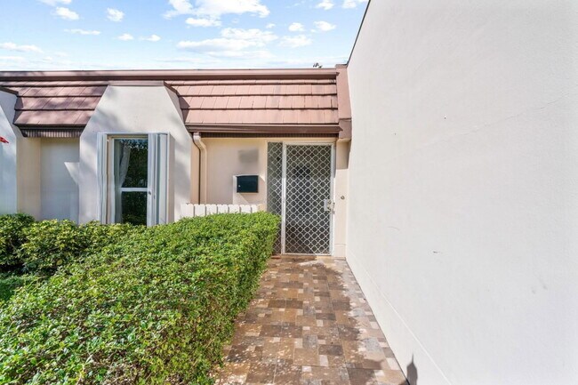 Photo - 7417 Twin Sabal Dr