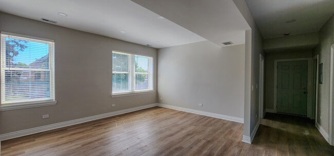 Photo - 2552 S Central Park Ave Unidad 2