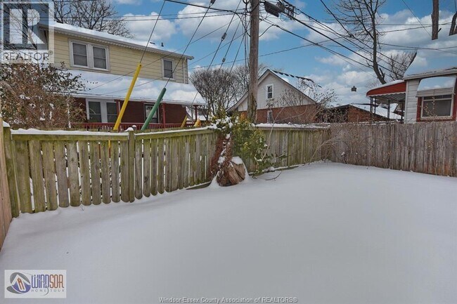 Photo - 1585 Church St