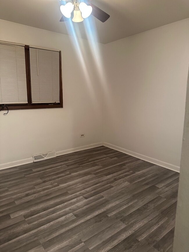 Photo - 380 Mackinaw Ave