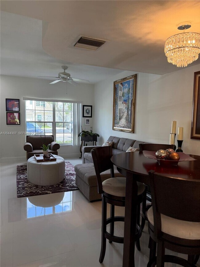 Photo - 16619 Hemingway Dr