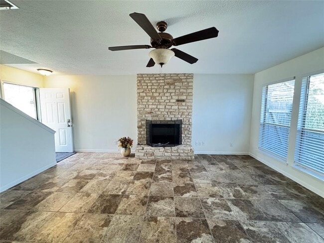 Photo - 221 Stowaway Cove