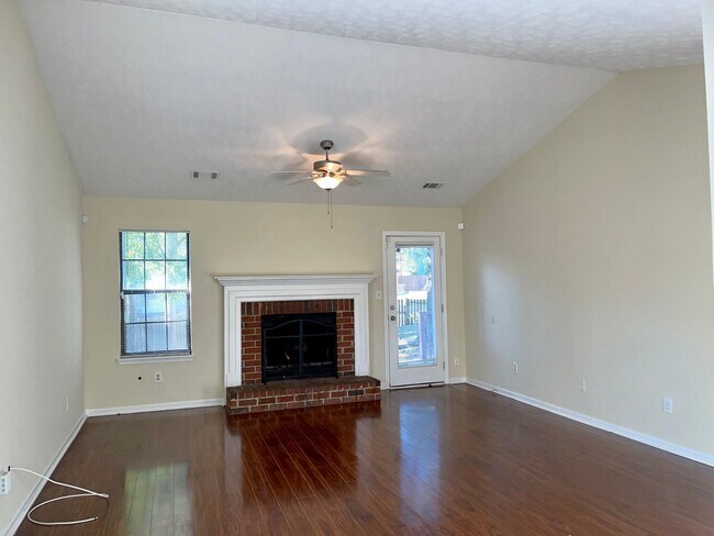 Photo - Spacious 3 Bed/2 Bath Ranch with Over 1800...