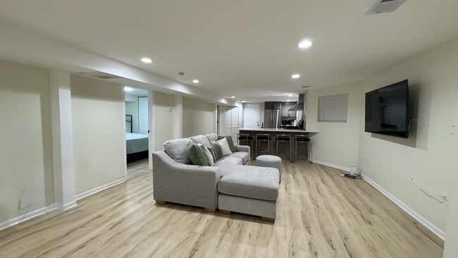 Photo - 1305 N Austin Blvd