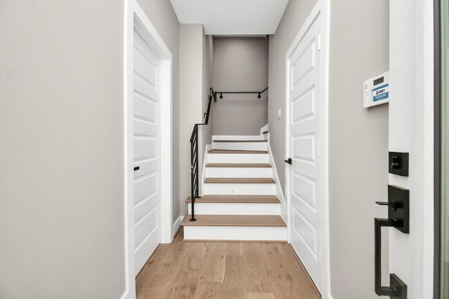 Photo - 316 Thornton Rd