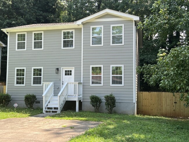 Building Photo - 1884 Shamrock Dr