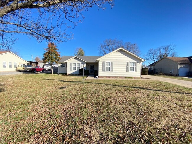 Building Photo - For Lease - 3 Bed, 2 Bath, 1338sqft home in Lebanon