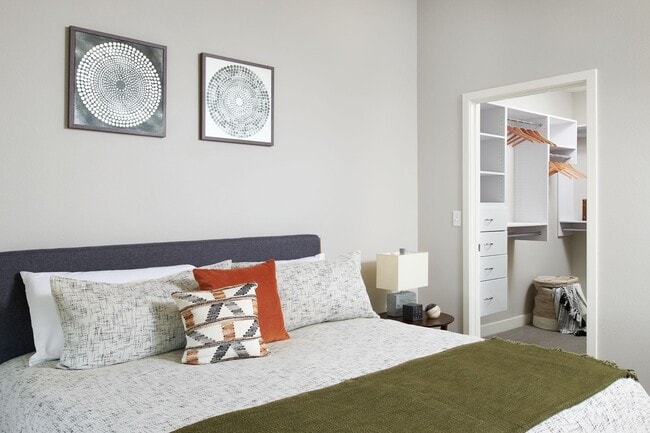 Photo - Epoque Golden