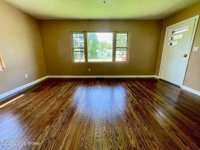 Photo - 1576 Old Ford Rd