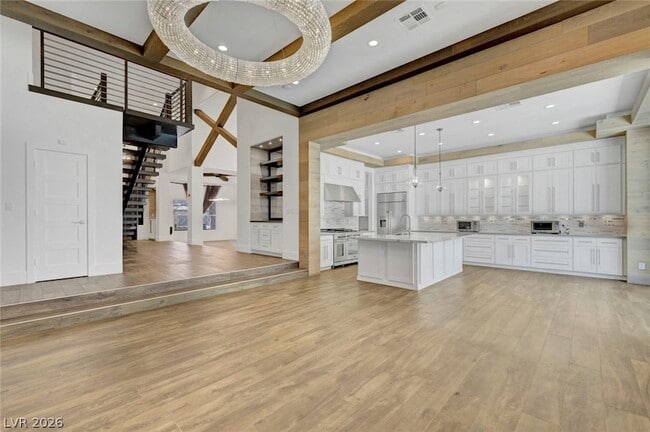 Photo - 304 Kingsclear Ct