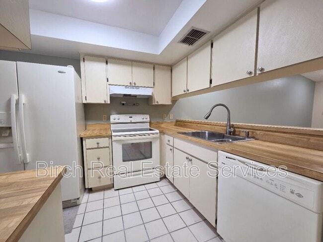 Photo - 2131 Ridge Rd S